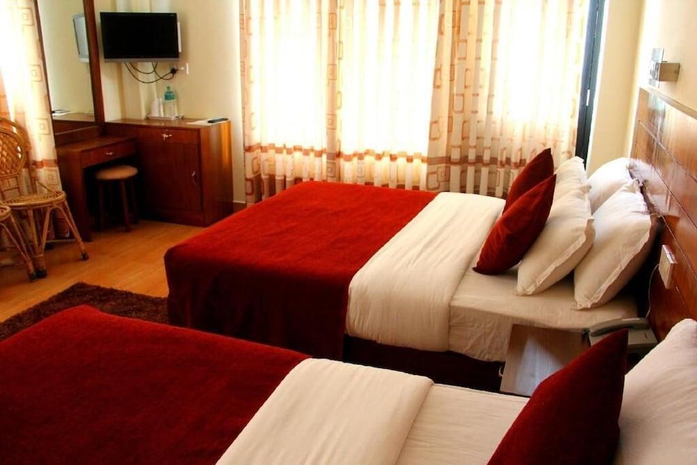 Hotel Tara Pokhara Eksteriør billede
