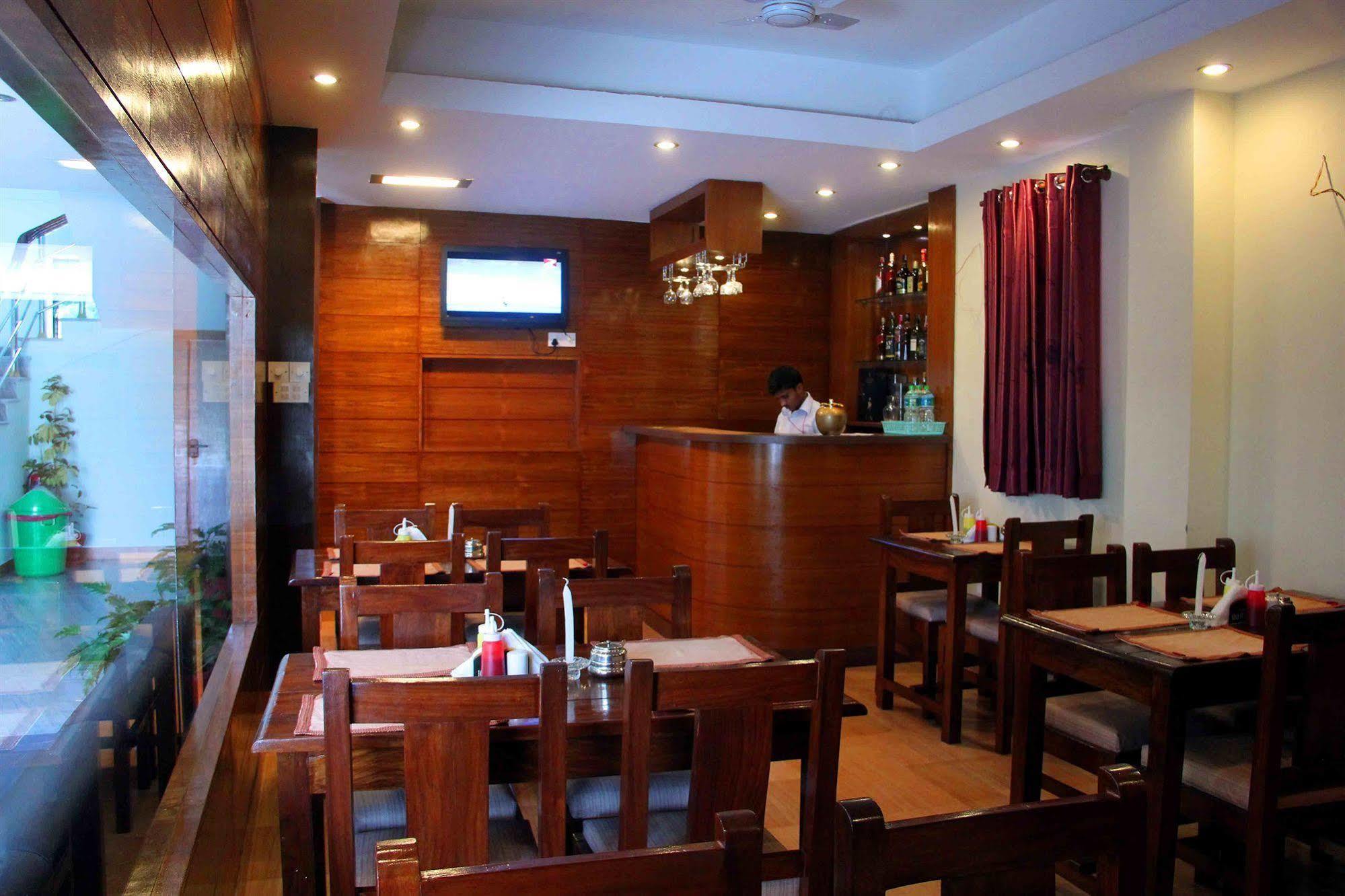 Hotel Tara Pokhara Eksteriør billede
